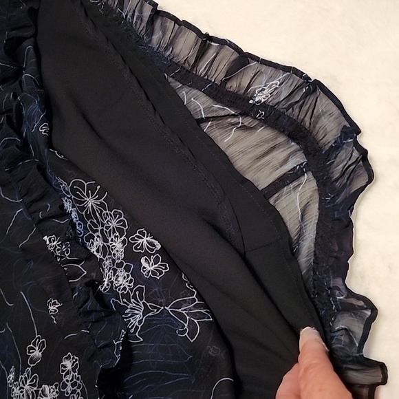 SAG HARBOR WOMEN'S SKIRT,   SIZE  18. DARK BLUE. - Picture 3 of 10